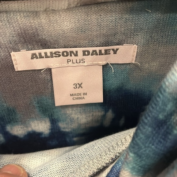 EUC! Cowl neck top - Picture 4 of 6